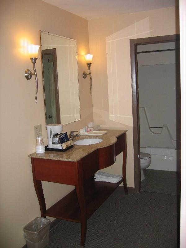Red Carpet Inn On The Lake - Oneonta Habitación foto