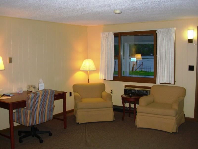 Red Carpet Inn On The Lake - Oneonta Habitación foto