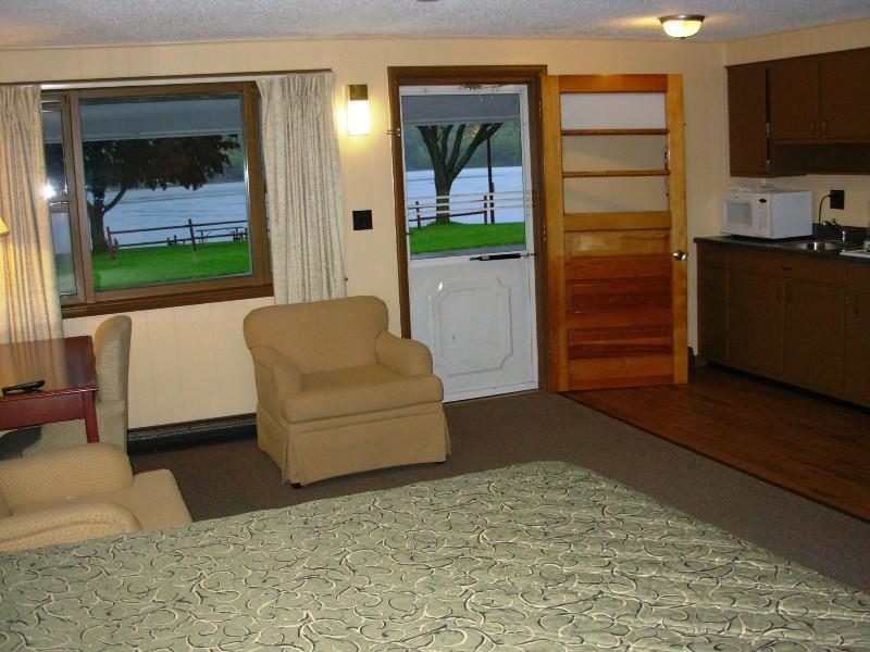 Red Carpet Inn On The Lake - Oneonta Habitación foto