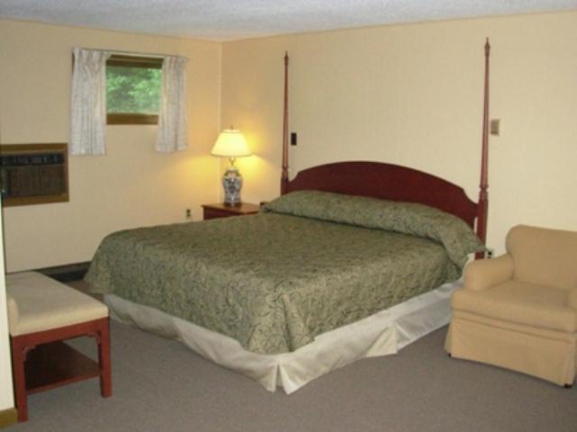 Red Carpet Inn On The Lake - Oneonta Habitación foto